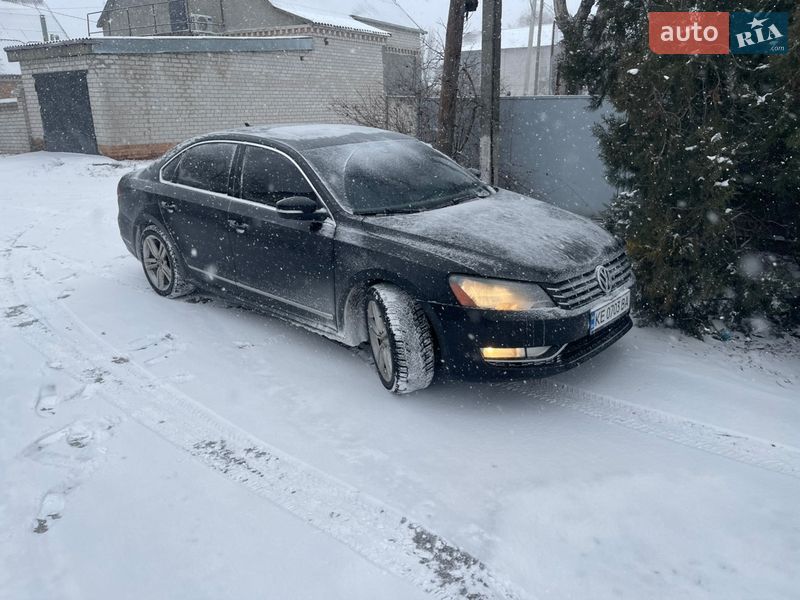 Седан Volkswagen Passat 2012 в Днепре