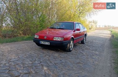 Седан Volkswagen Passat 1993 в Дубні