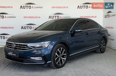 Седан Volkswagen Passat 2020 в Львові