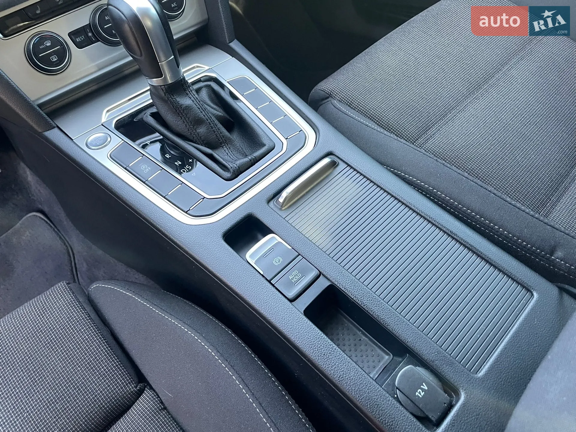 2016 Volkswagen Passat - мініатюра 24