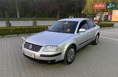 Седан Volkswagen Passat 2003 в Виннице
