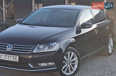 Седан Volkswagen Passat 2013 в Дрогобыче