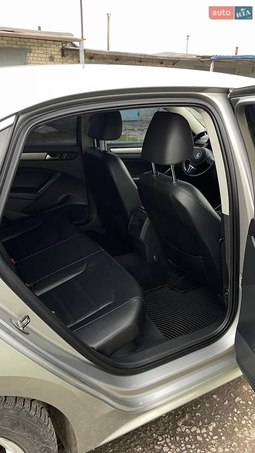 2013 Volkswagen Passat - мініатюра 11