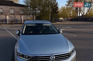 Универсал Volkswagen Passat 2016 в Тернополе