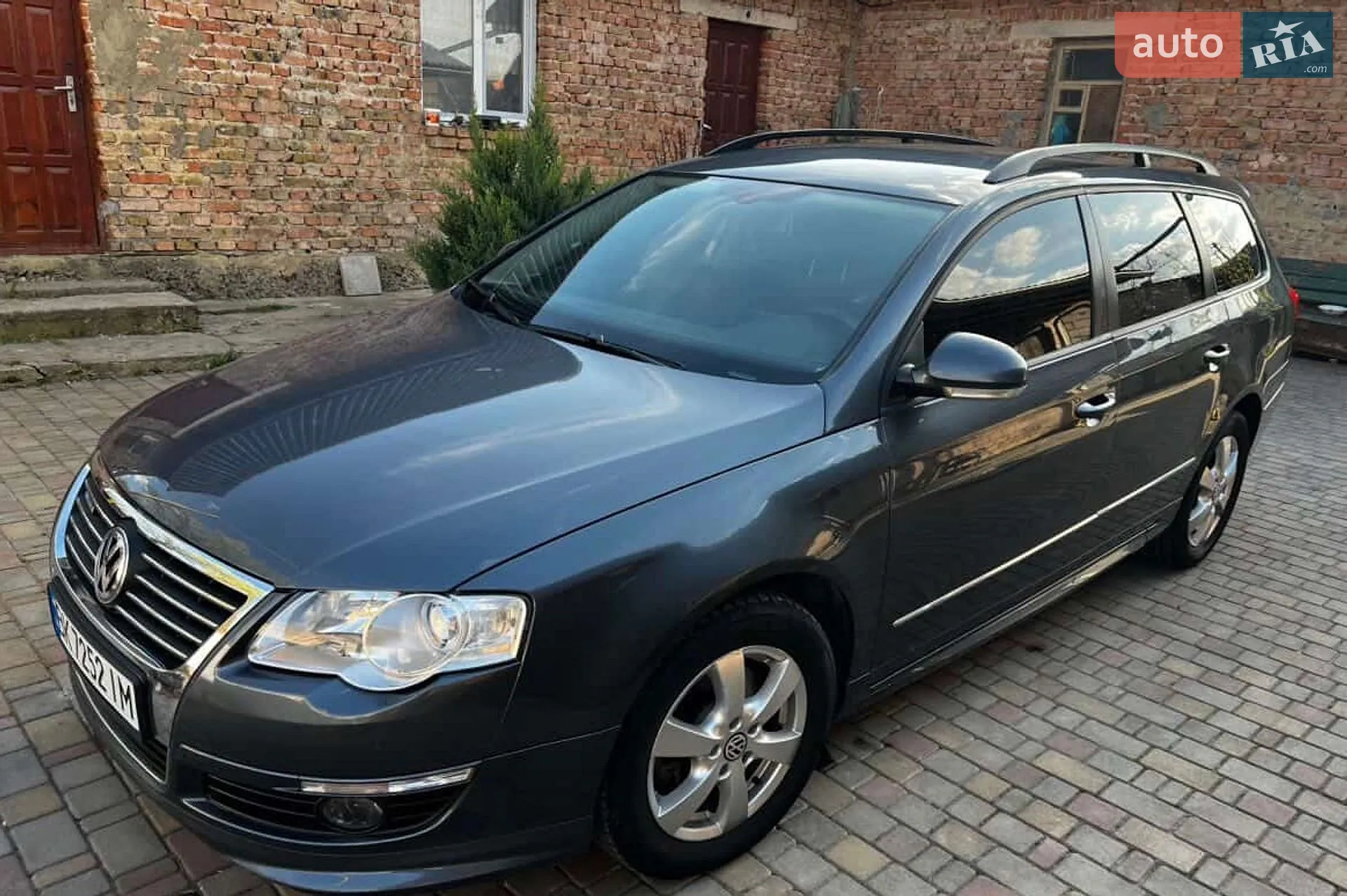 2010 Volkswagen Passat - мініатюра 3