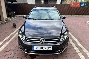 Універсал Volkswagen Passat 2011 в Вараші