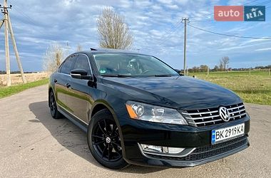 Седан Volkswagen Passat 2013 в Рівному