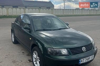 Седан Volkswagen Passat 1998 в Калуше