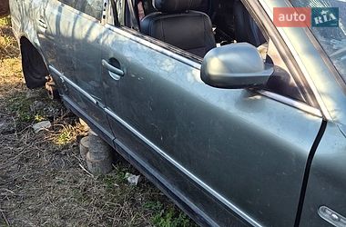 Седан Volkswagen Passat 2002 в Умани