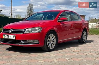 Седан Volkswagen Passat 2011 в Звягеле