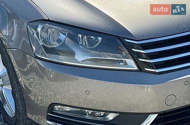 Універсал Volkswagen Passat 2011 в Чернівцях