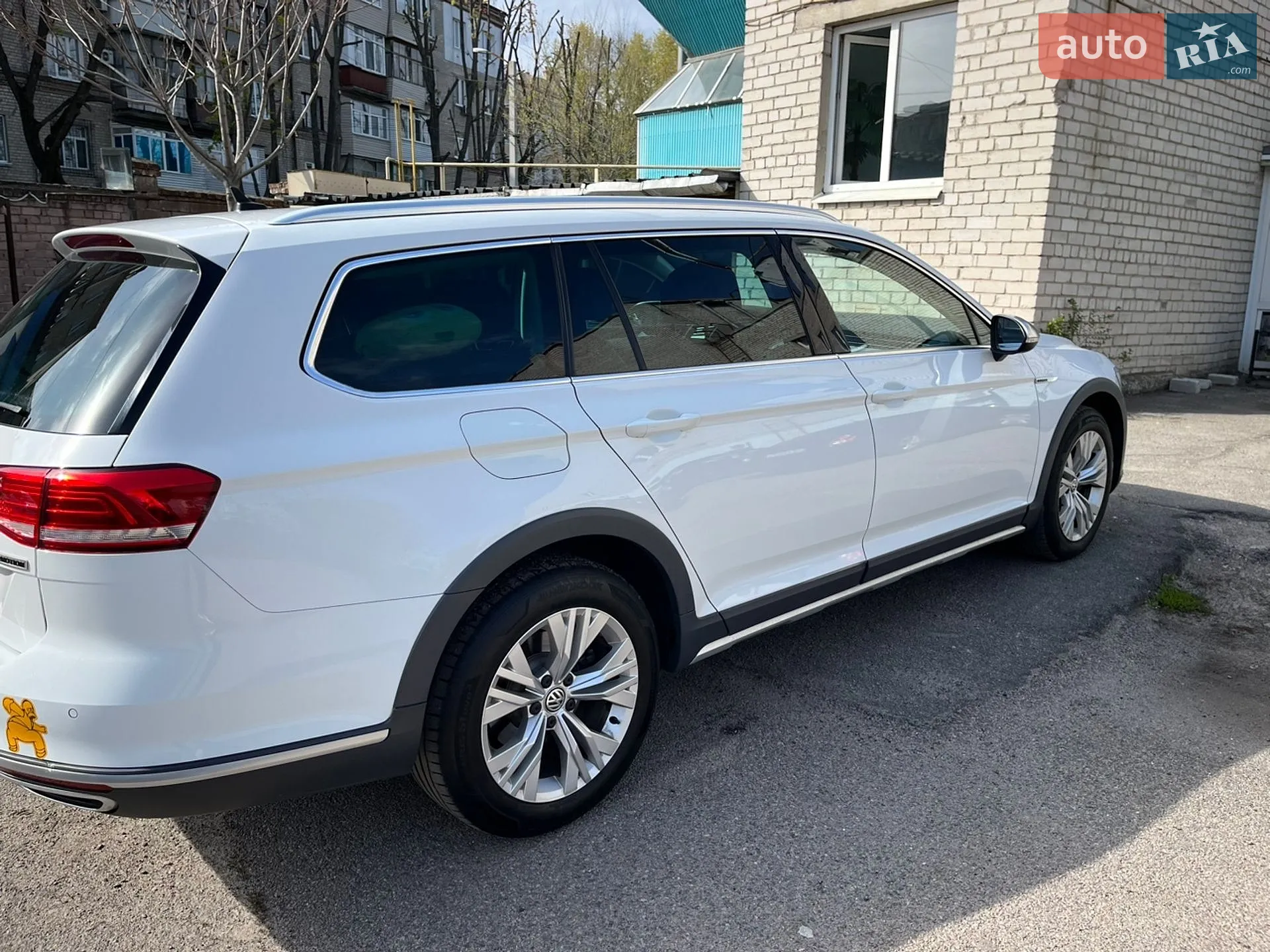 Volkswagen Passat 2018 VIN WVWZZZ3CZJE225069 фото оголошення 4 з 17