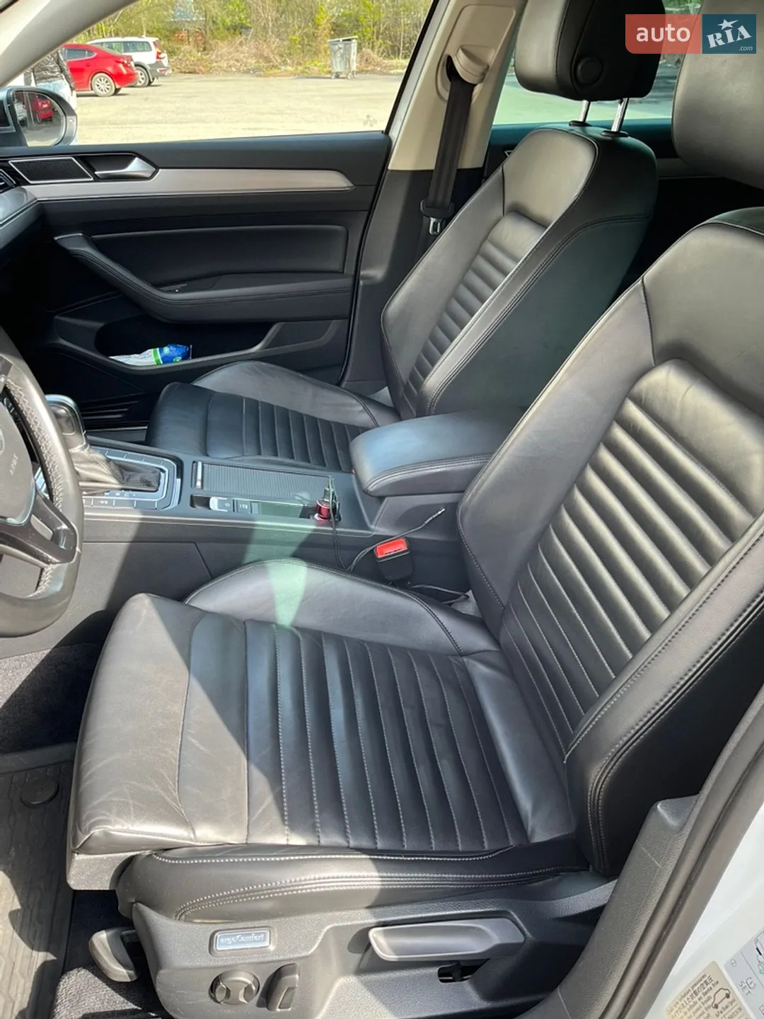 Volkswagen Passat 2018 VIN WVWZZZ3CZJE225069 фото оголошення 13 з 17