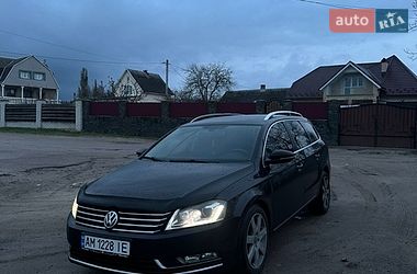 Універсал Volkswagen Passat 2014 в Житомирі