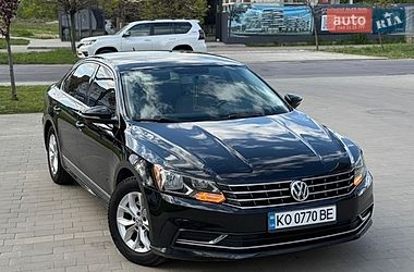 Седан Volkswagen Passat 2016 в Ужгороді
