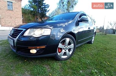 Универсал Volkswagen Passat 2006 в Пулинах