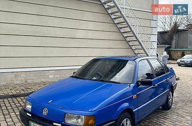 Седан Volkswagen Passat 1988 в Могилев-Подольске
