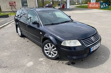Универсал Volkswagen Passat 2001 в Шпикове