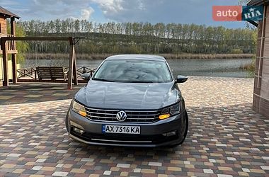 Седан Volkswagen Passat 2017 в Харкові