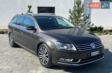 Универсал Volkswagen Passat 2011 в Луцке