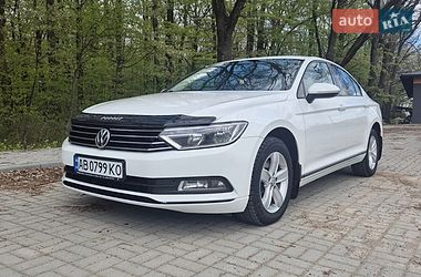 Седан Volkswagen Passat 2016 в Виннице