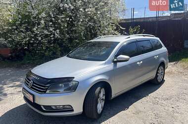 Универсал Volkswagen Passat 2011 в Киеве