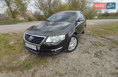 Седан Volkswagen Passat 2006 в Гайсине