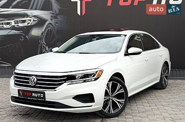 Седан Volkswagen Passat 2022 в Львове
