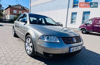 Седан Volkswagen Passat 2003 в Житомирі