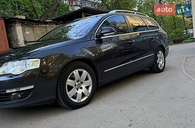 Универсал Volkswagen Passat 2005 в Киеве