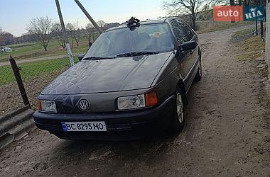 Седан Volkswagen Passat 1992 в Луцке