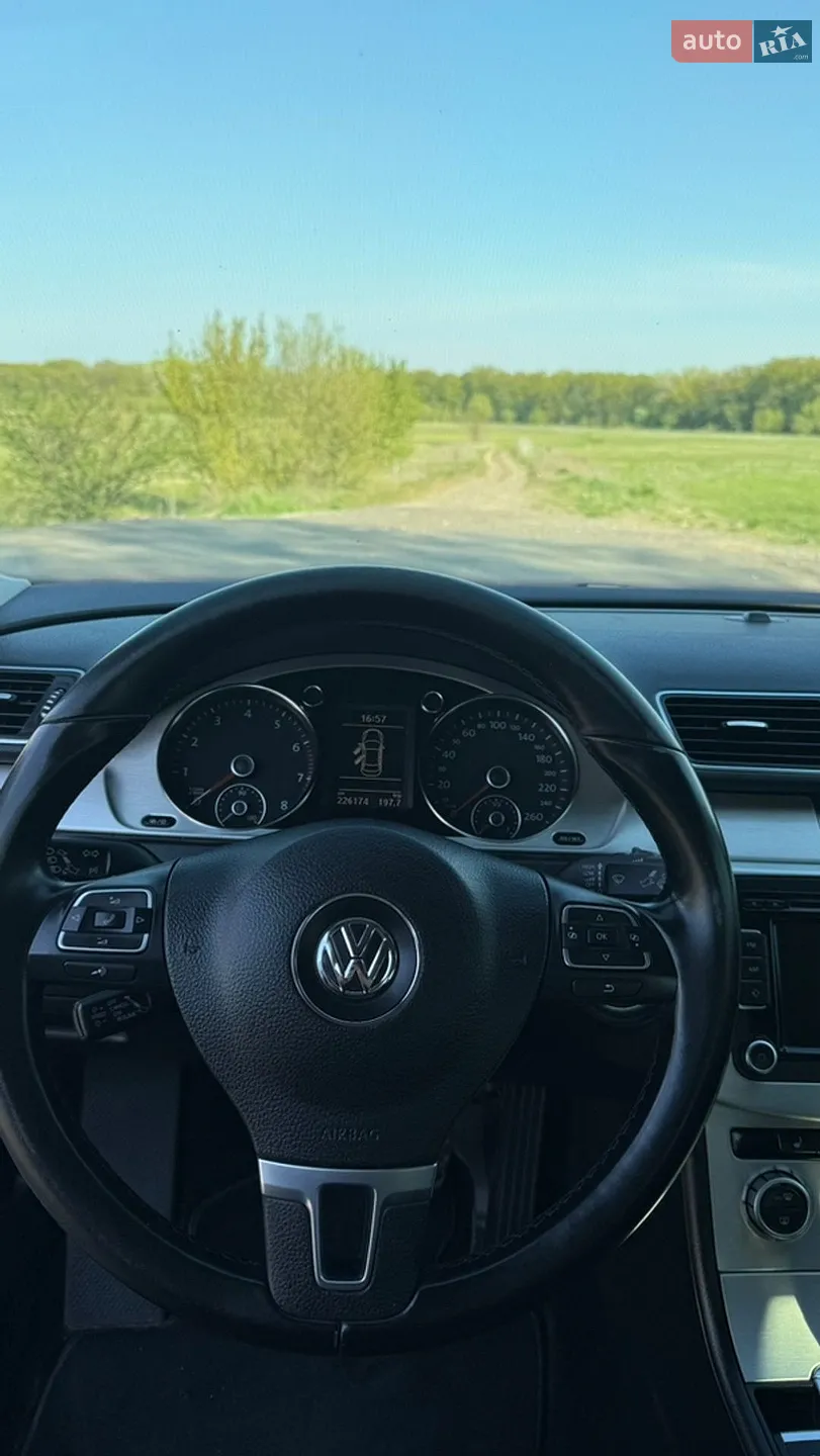 2012 Volkswagen Passat - мініатюра 31