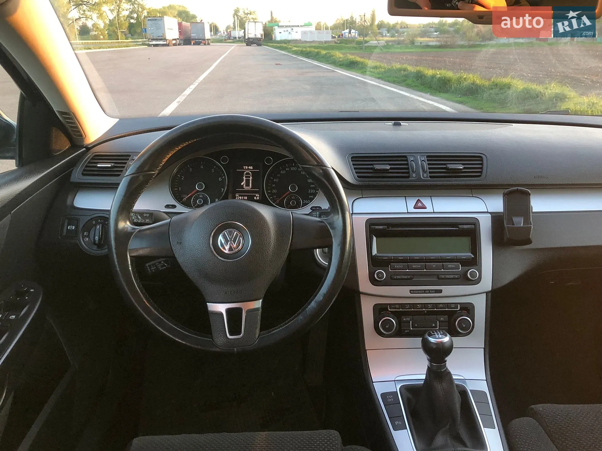 2010 Volkswagen Passat - мініатюра 8