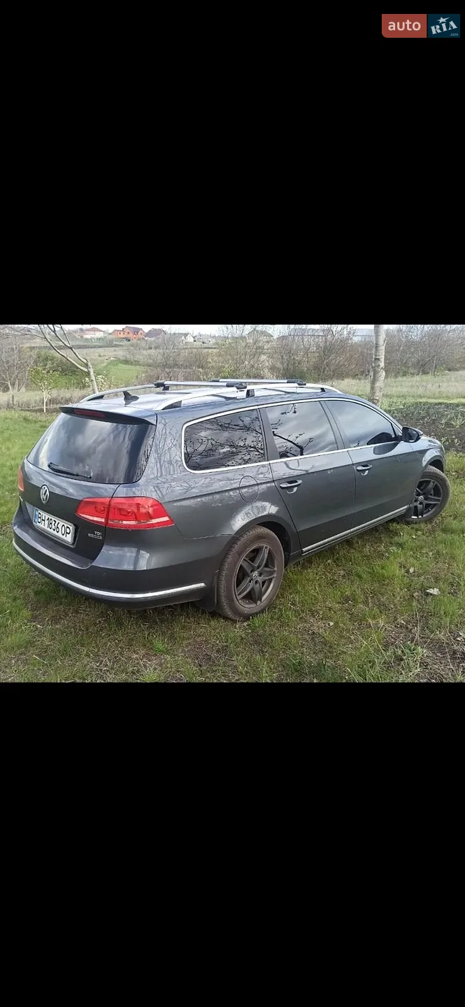 2011 Volkswagen Passat - мініатюра 2