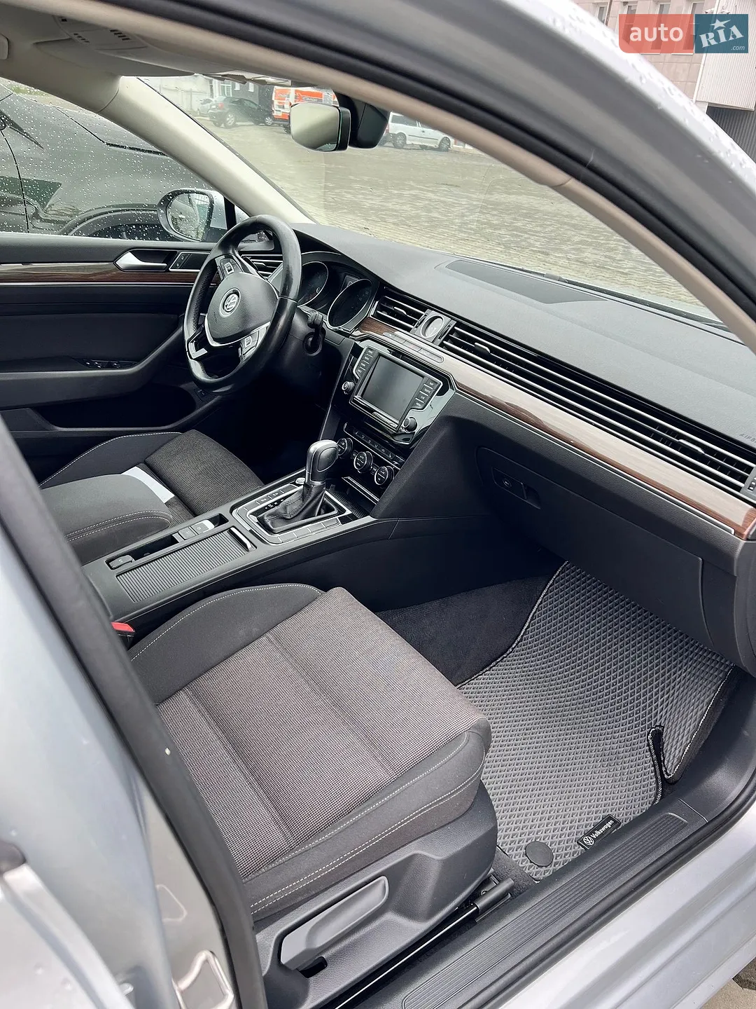 2017 Volkswagen Passat - мініатюра 2