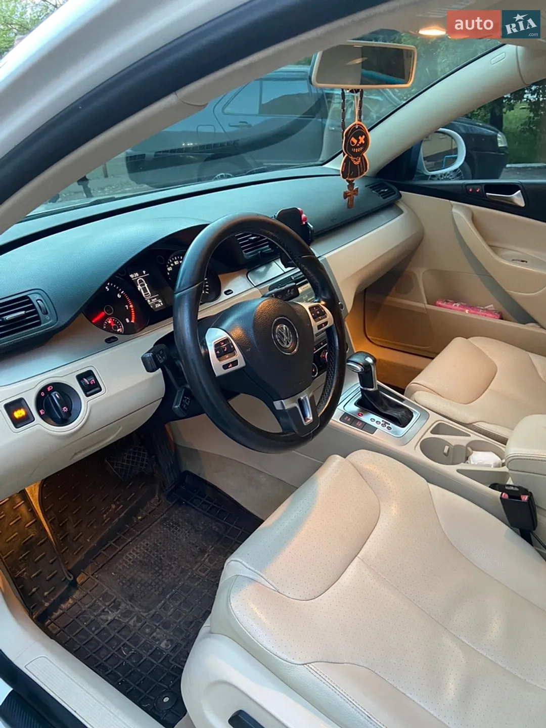 2010 Volkswagen Passat - мініатюра 15