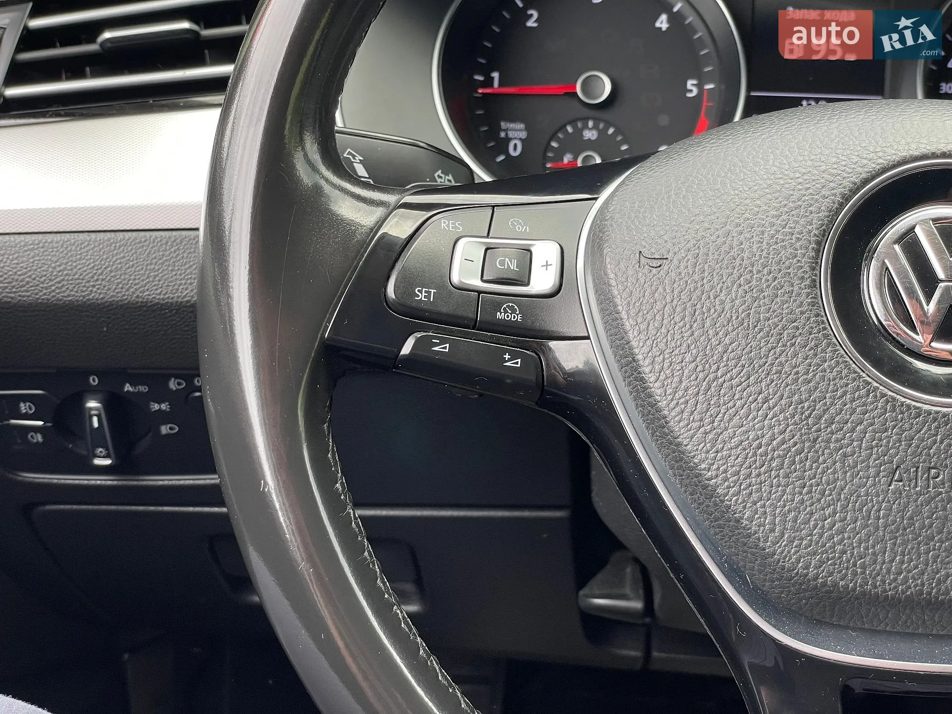 2015 Volkswagen Passat - мініатюра 45