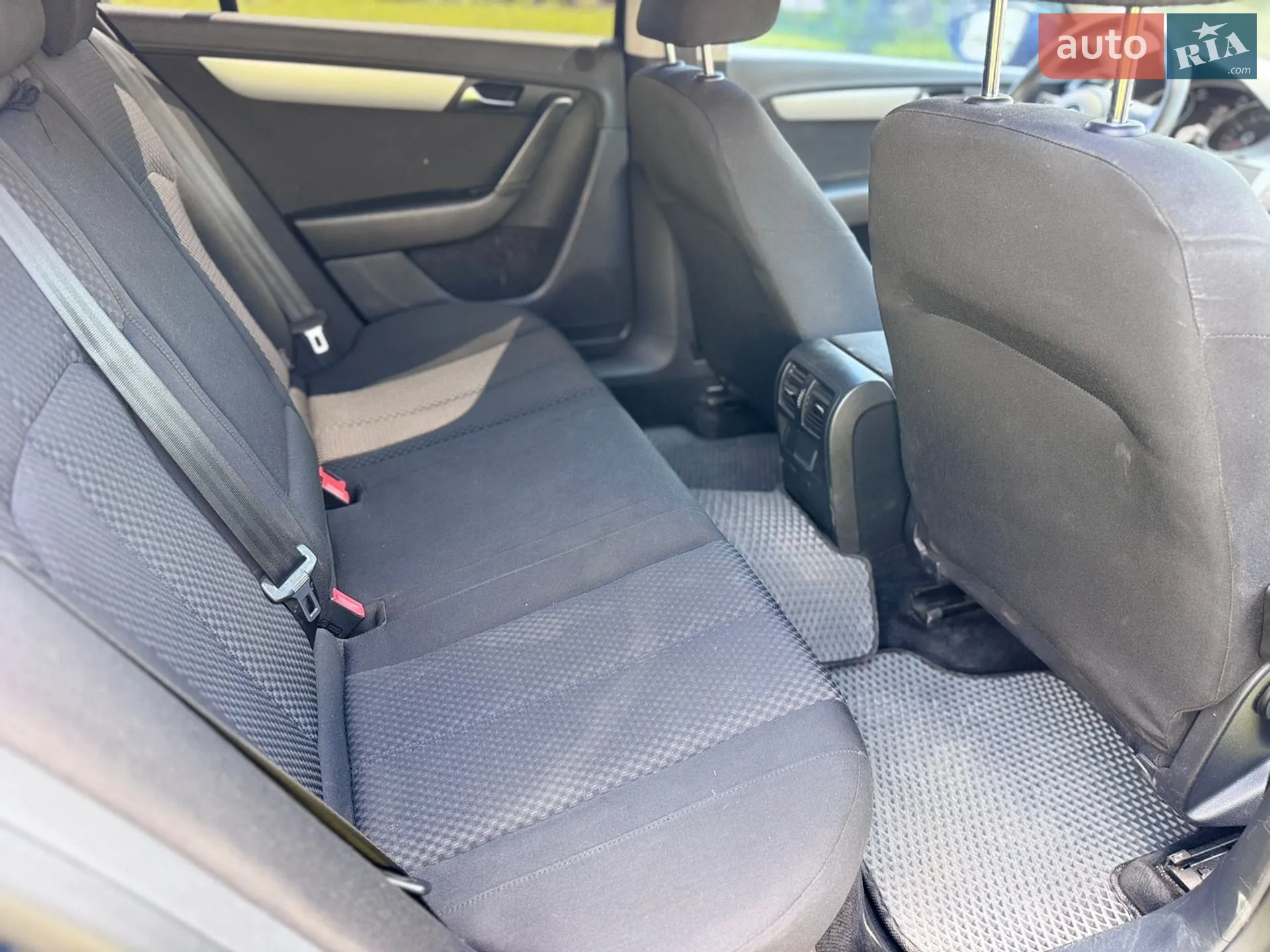 2010 Volkswagen Passat - мініатюра 14