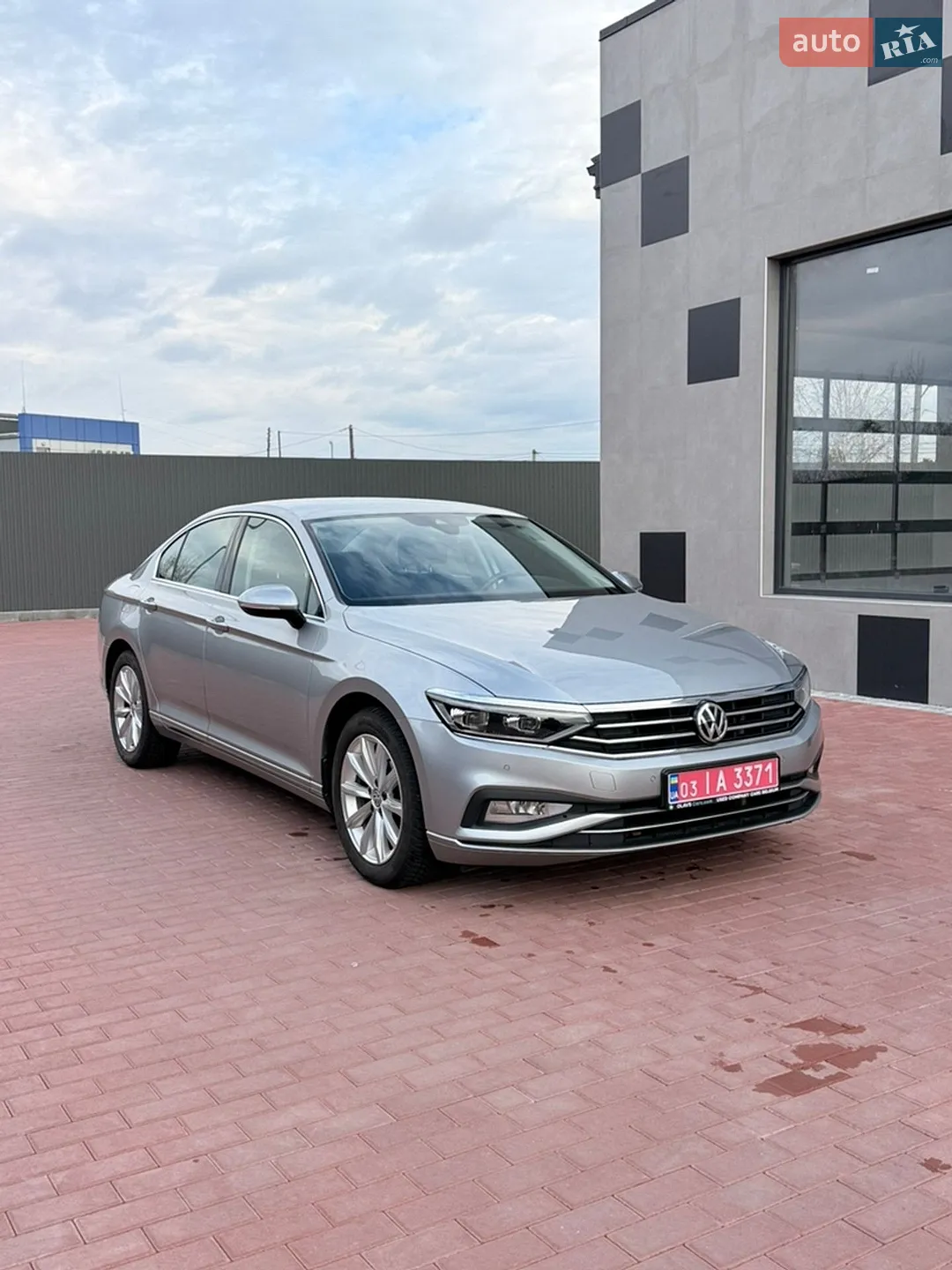 2019 Volkswagen Passat - мініатюра 2