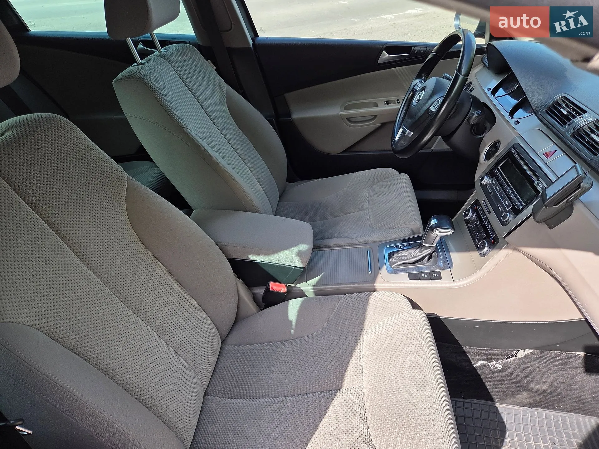 2010 Volkswagen Passat - мініатюра 17