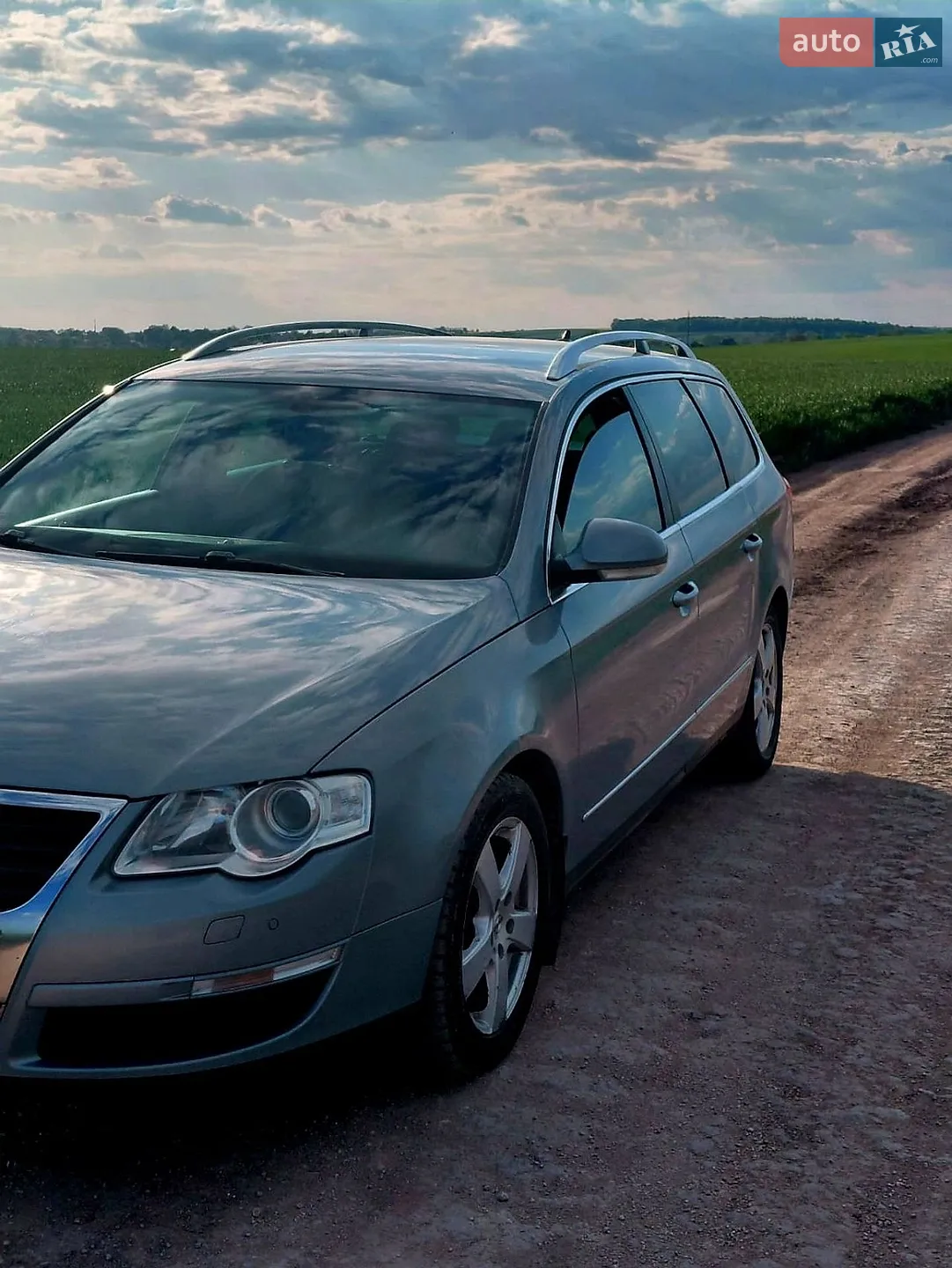 2010 Volkswagen Passat - мініатюра 3