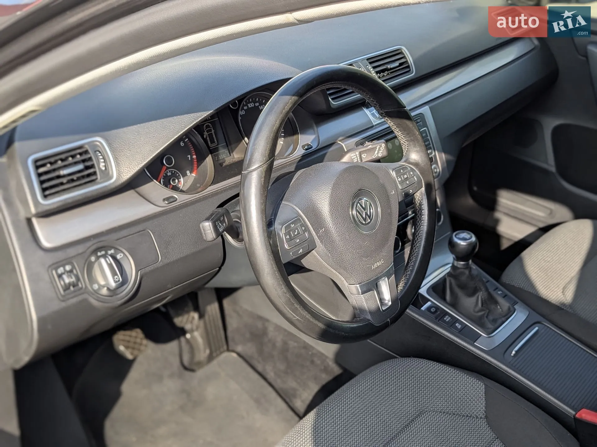 2010 Volkswagen Passat - мініатюра 15