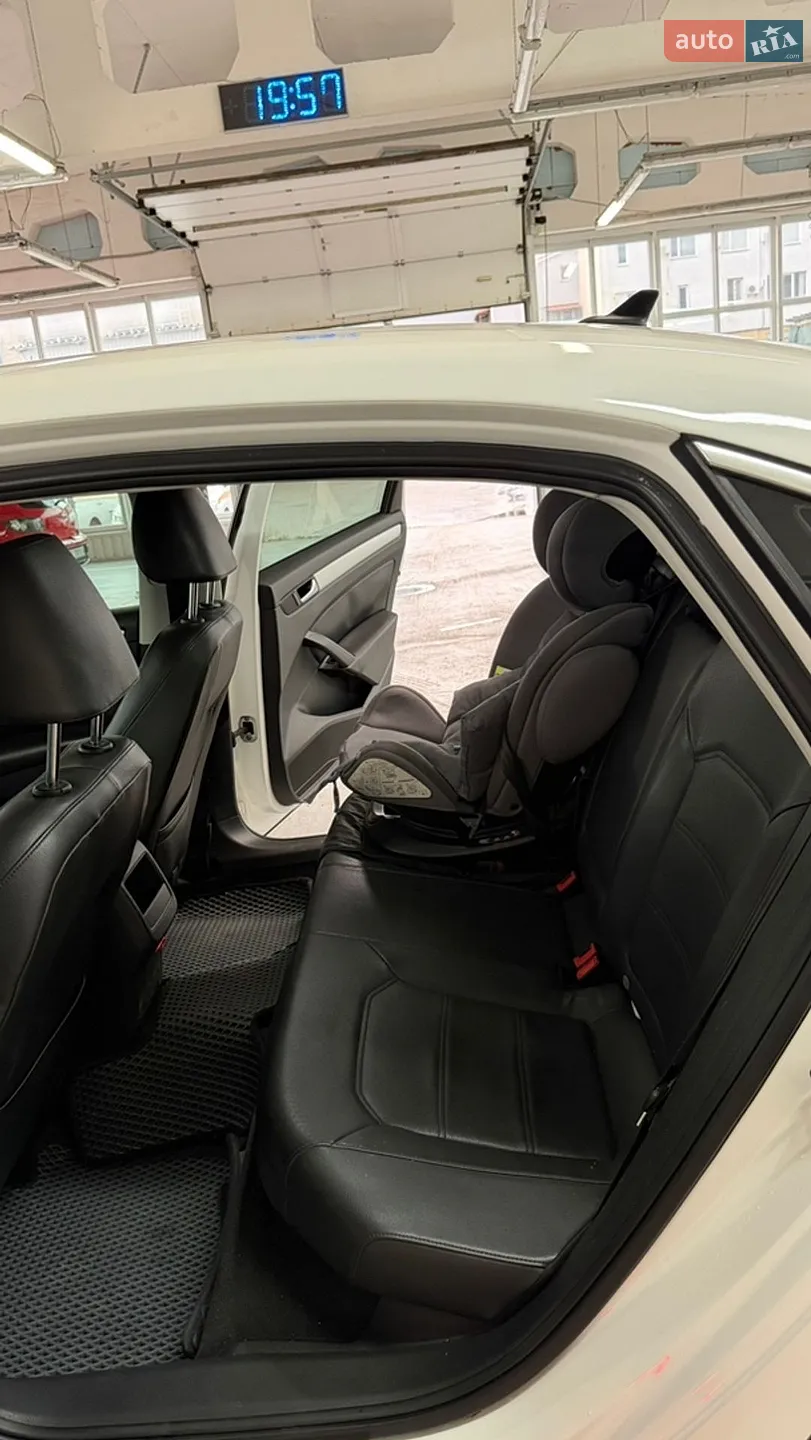 2012 Volkswagen Passat - мініатюра 15