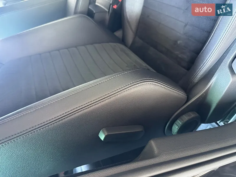 Volkswagen Passat 2018 VIN WVWZZZ3CZJE197497 фото оголошення 31 з 90