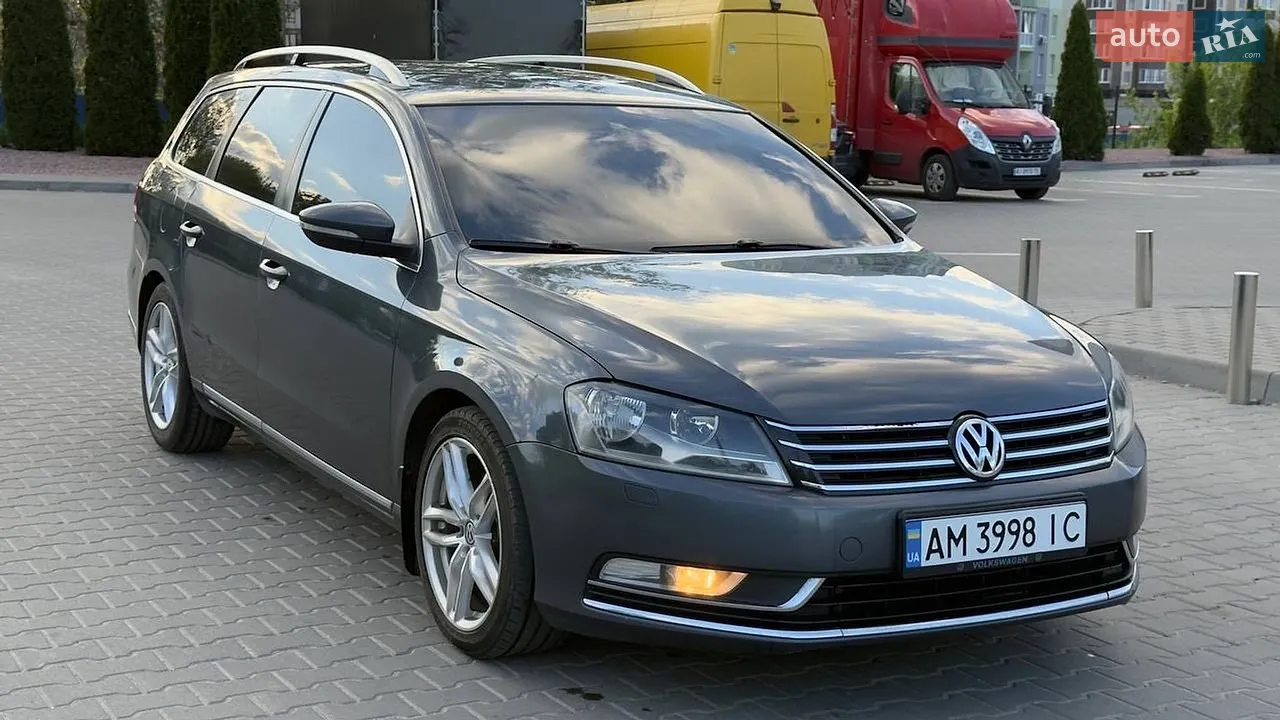 2010 Volkswagen Passat - мініатюра 9