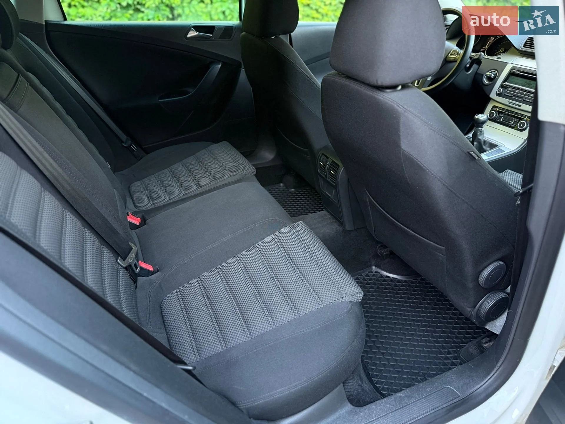 2010 Volkswagen Passat - мініатюра 16
