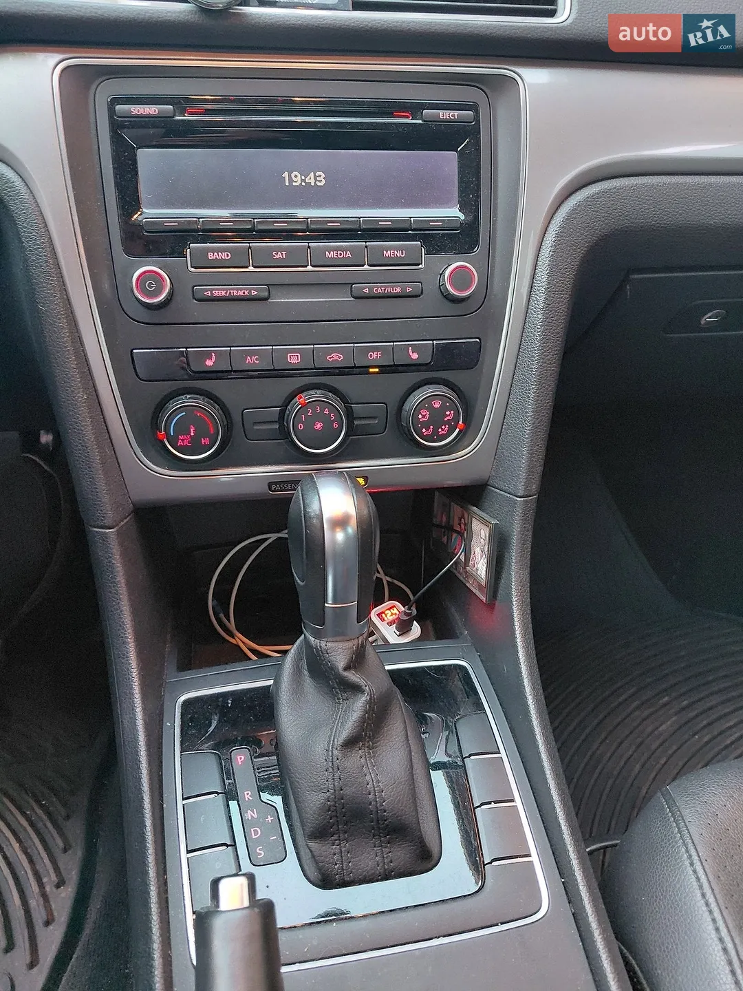 2014 Volkswagen Passat - мініатюра 27