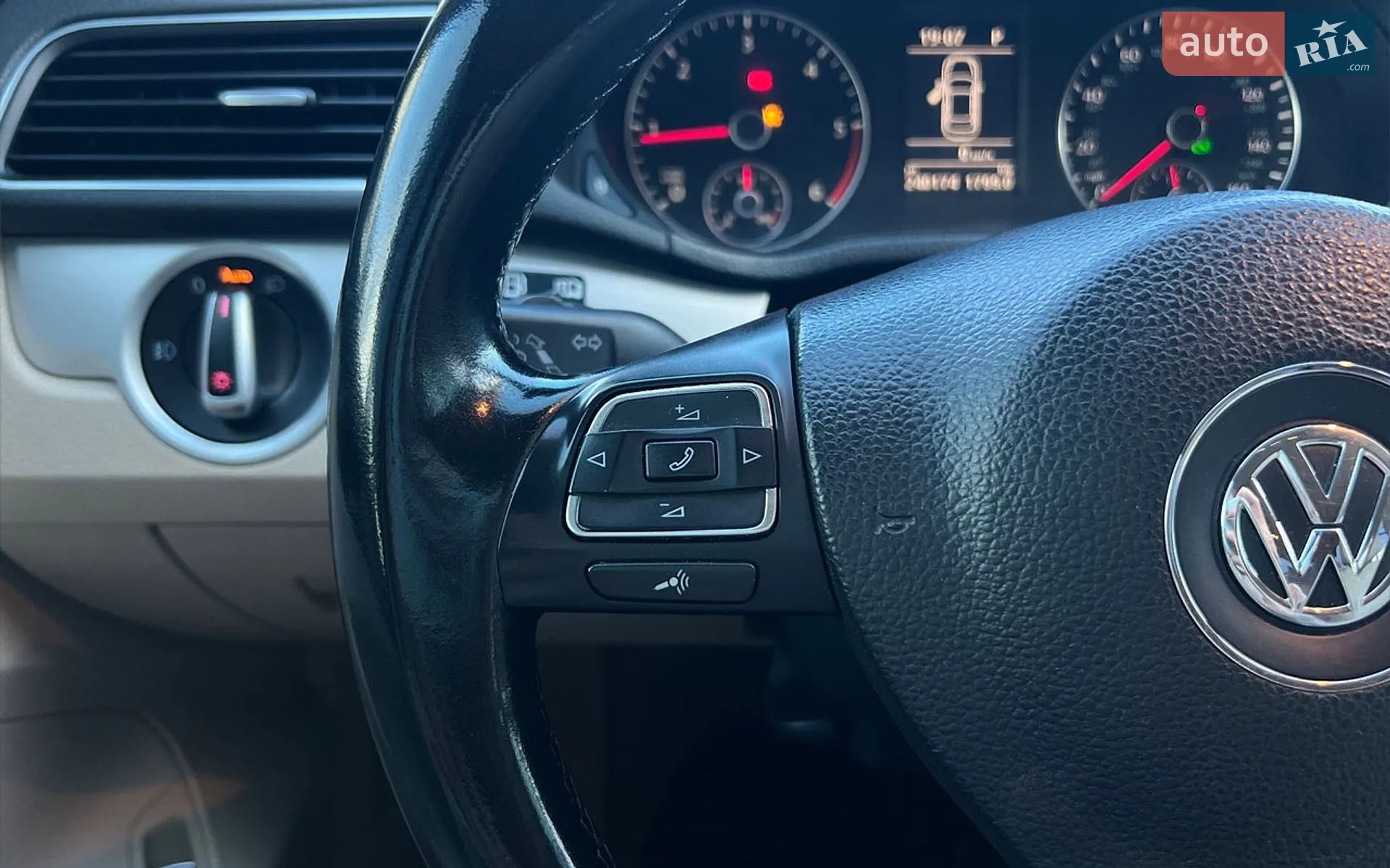 2012 Volkswagen Passat - мініатюра 13