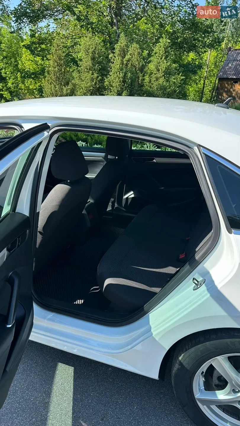2016 Volkswagen Passat - мініатюра 17