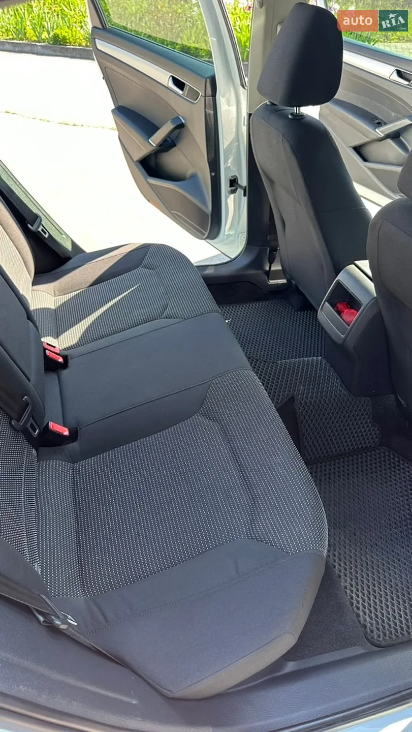 2016 Volkswagen Passat - мініатюра 18